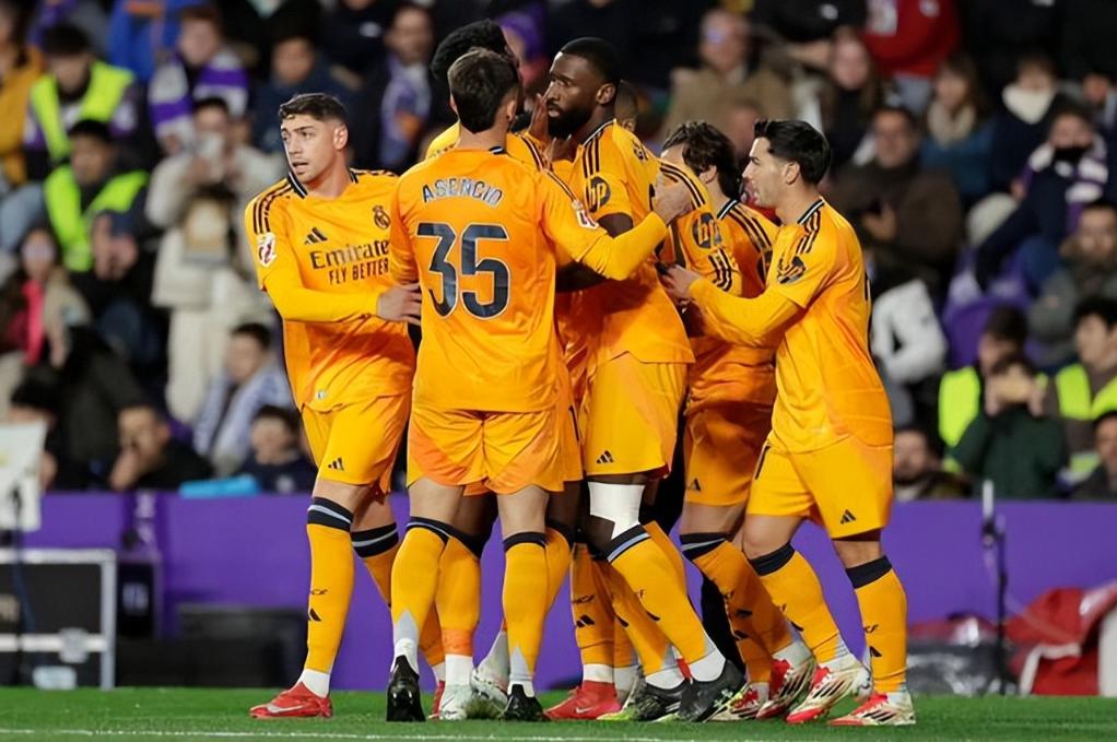 包含皇家马德里豪取连胜，信心高涨的词条