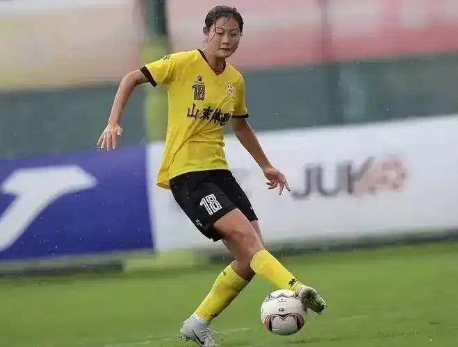 开云体育在线-江苏女足球员调整状态，备战对阵对手