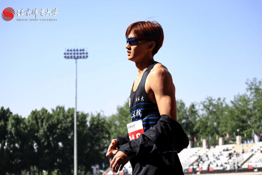 球员技术出众，赛场上展现出非凡实力的简单介绍