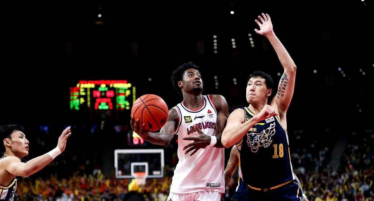 开云体育中国-关于广州队在比赛中大胜对手，晋级全国足球锦标赛四强的信息