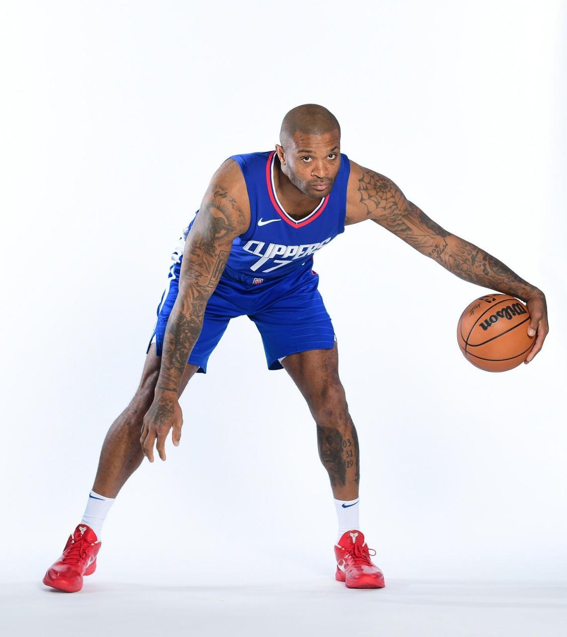 关于快船客场惨败太阳，前景黯淡的信息