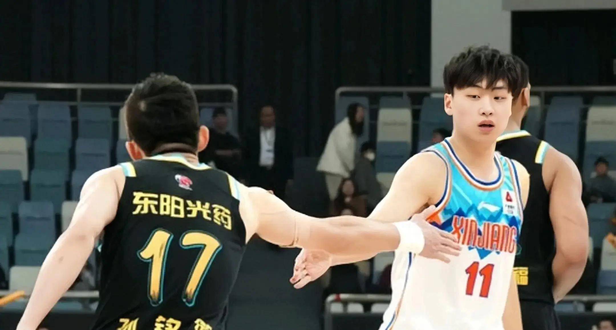 开云官网-广厦男篮全员发威，势不可挡地向前冲击的简单介绍