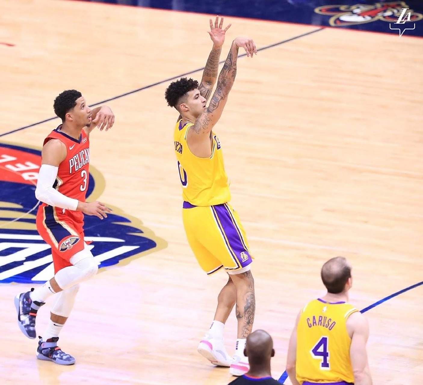 鹈鹕客场豪取胜利临时