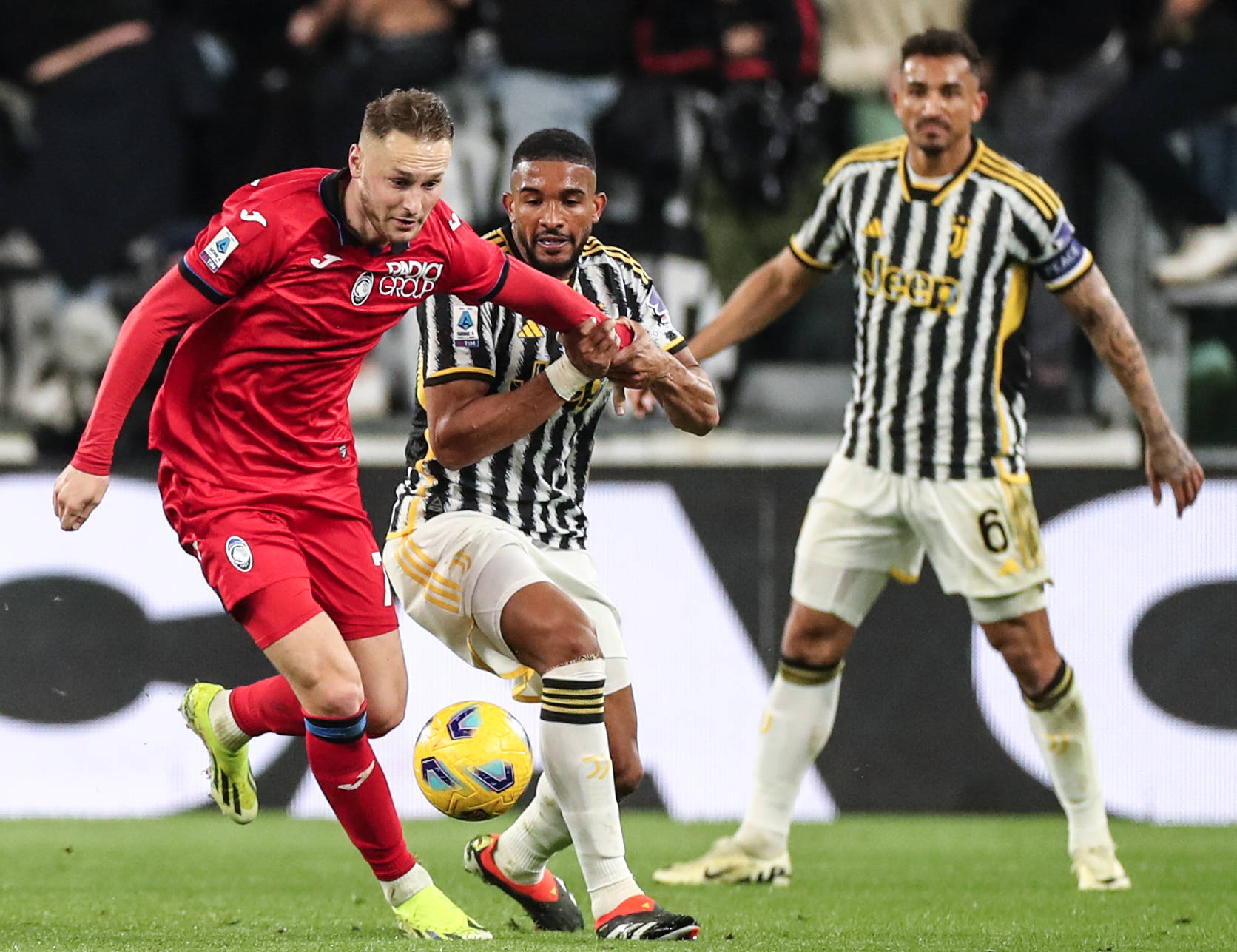 关于巴黎主场战平尤文图斯，小组出线情况不明的信息