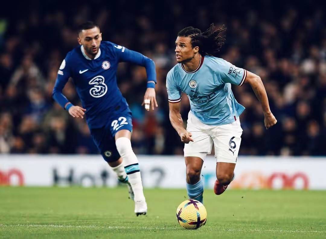 开云官网-关于曼城队核心受伤，或将缺席重要比赛的信息