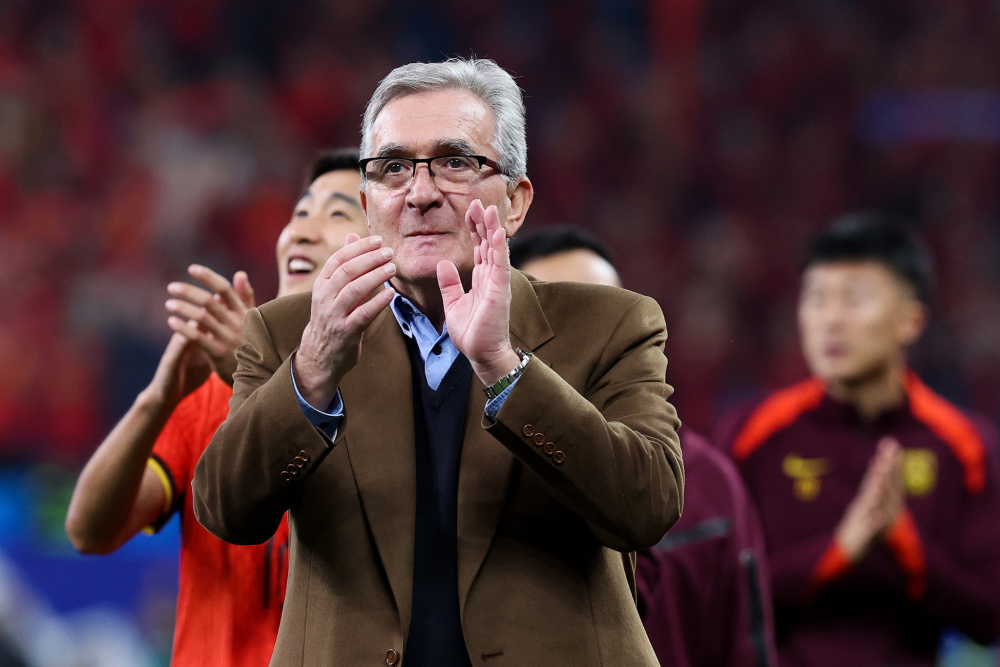 国际足球球队换帅外界对新主帅抱有何期待的简单介绍