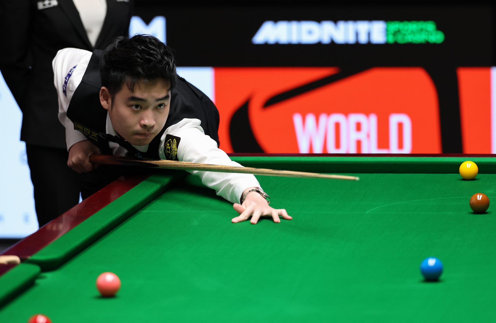 开云体育中国-英国选手在赛场上尽展实力，取得成功