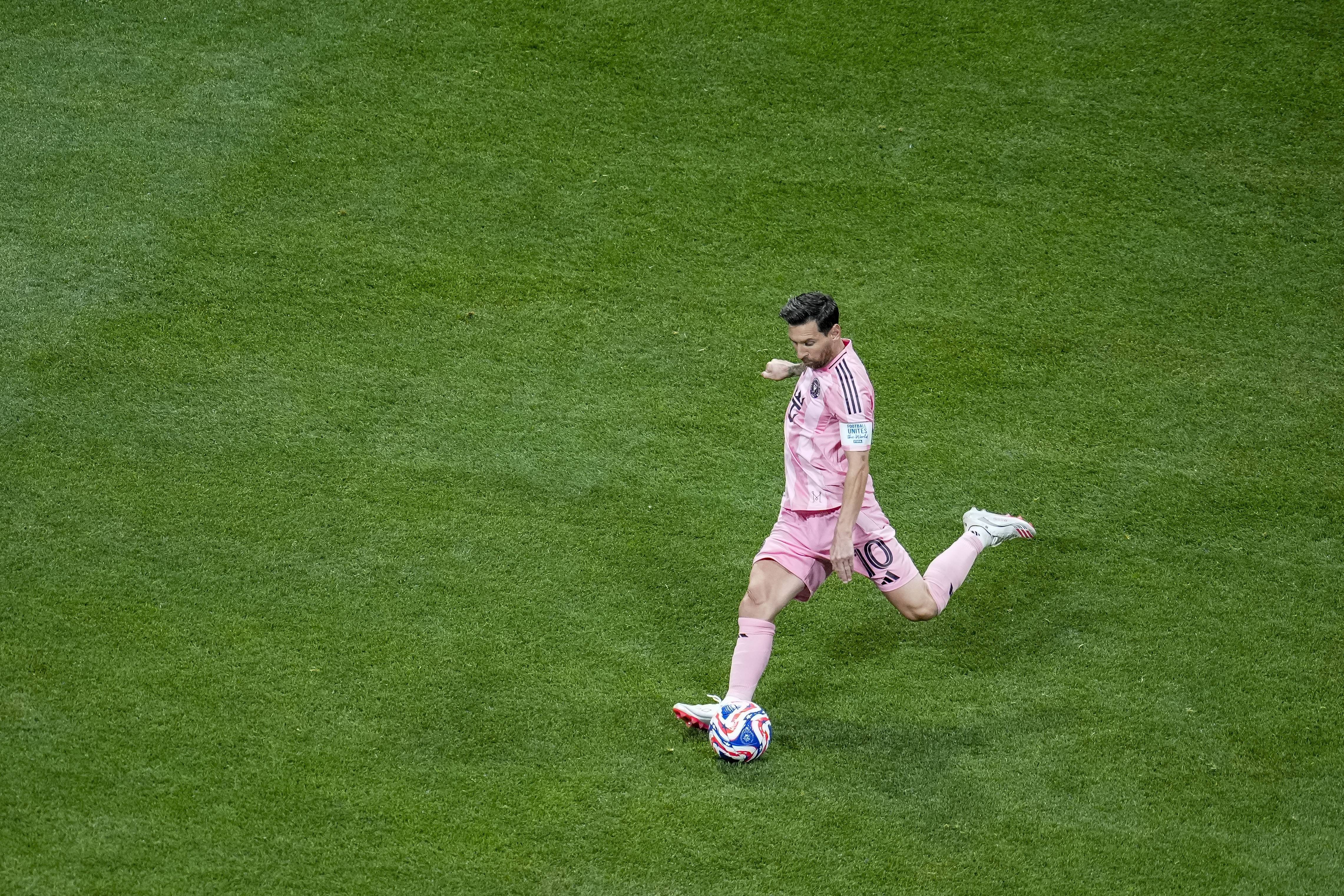 雷恩将迎战巴黎圣日耳曼，尼斯球员因违规行为遭禁赛的简单介绍