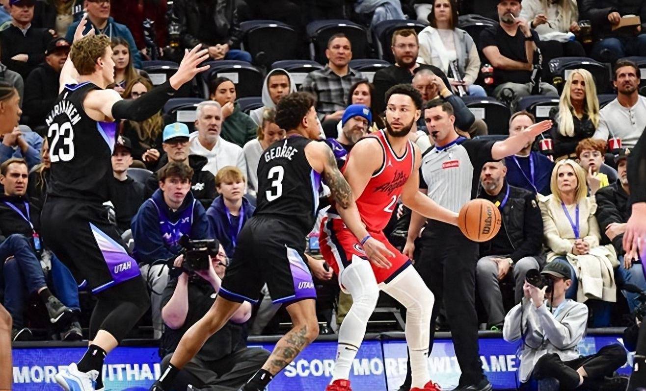 关于乐透签西蒙斯表现平平球队战绩下滑的信息