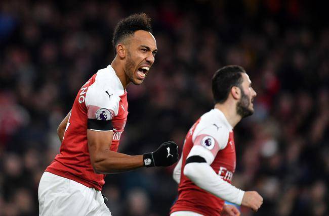 关于本轮争夺焦点受瞩目，双方进攻力强的信息