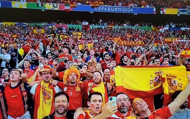 西班牙豪门引进世界级球星,球迷沸腾欢庆的简单介绍 西班牙豪门引进世界级球星,球迷沸腾欢庆的简单介绍