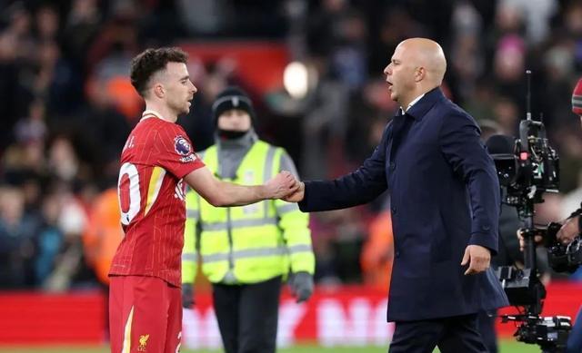 狼队中场组织失误频频，主教练指出改进方向