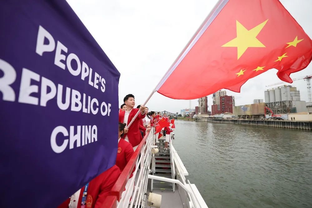 包含英国乒乓球队完胜瑞典乒乓球队，马龙惊艳世界的词条