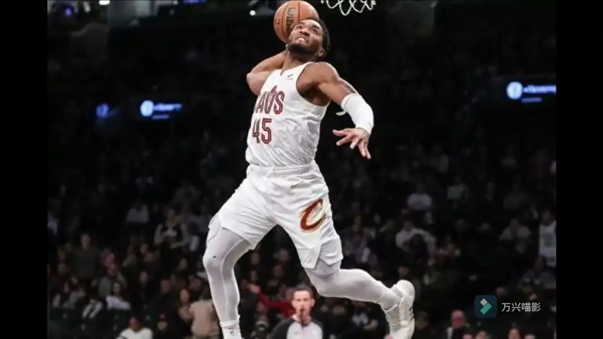 开云体育-独行侠绝杀热火，米切尔绝境逆转的简单介绍