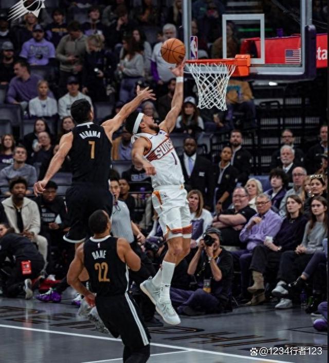 灰熊碾压上海队，布克扛起全队的简单介绍