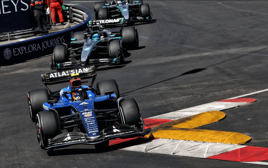 关于索伯车队力克红牛二队，塞恩斯关键制胜的信息